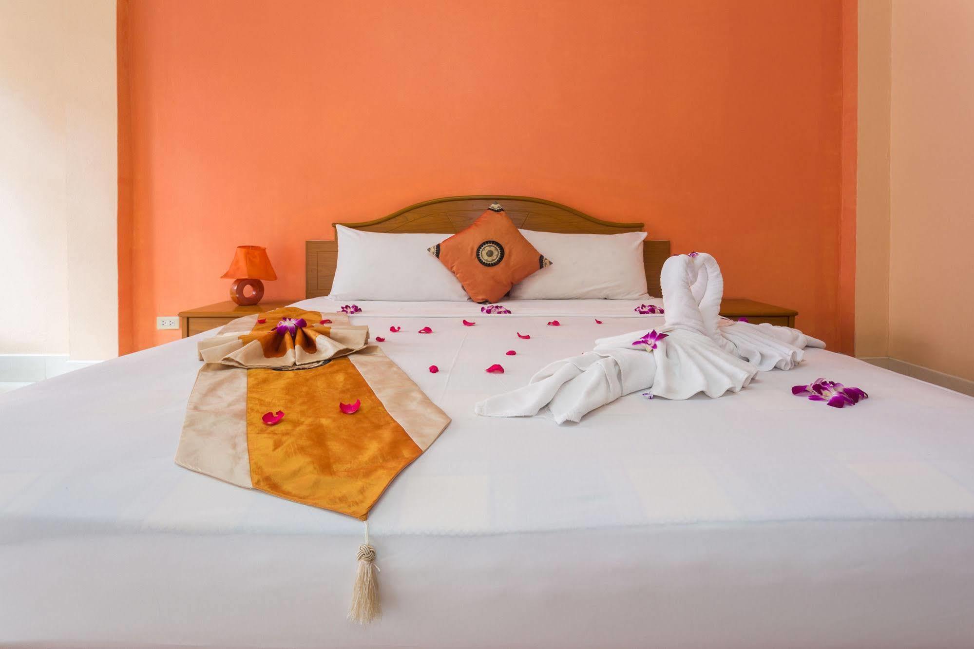 Guesthouse Belvedere Patong ภายนอก รูปภาพ