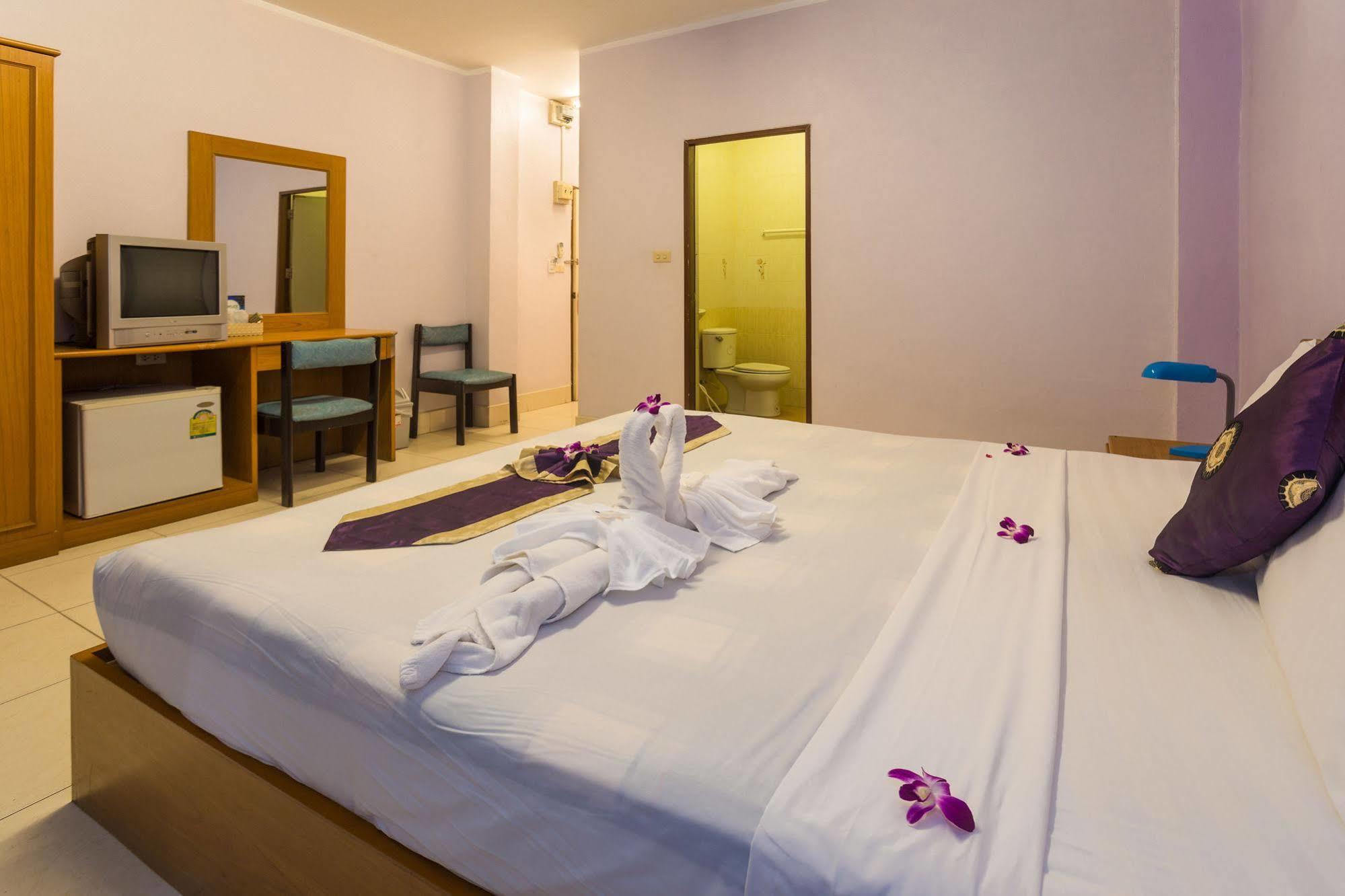 Guesthouse Belvedere Patong ภายนอก รูปภาพ