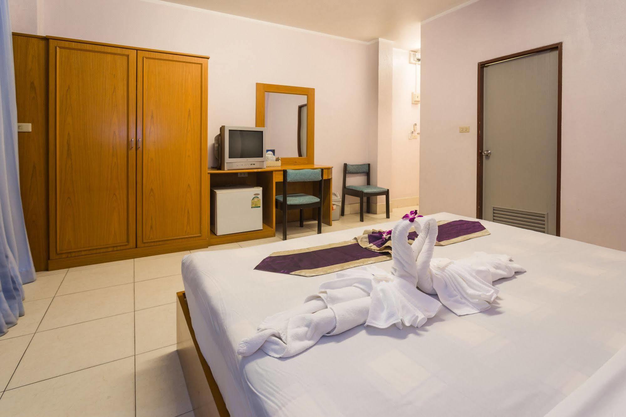 Guesthouse Belvedere Patong ภายนอก รูปภาพ